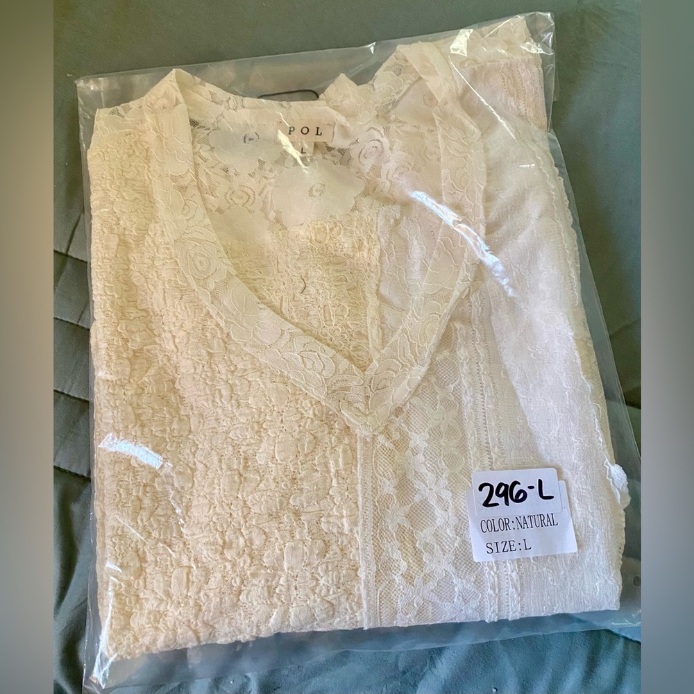 POL Asymmetrical Cream Lace Patchwork Oversized T… - image 3